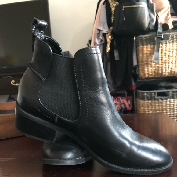 steve madden dicey ankle boot